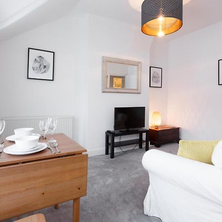 Charming, Well-Equipped Apt - 5 Minutes From Beach Bournemouth Exterior photo